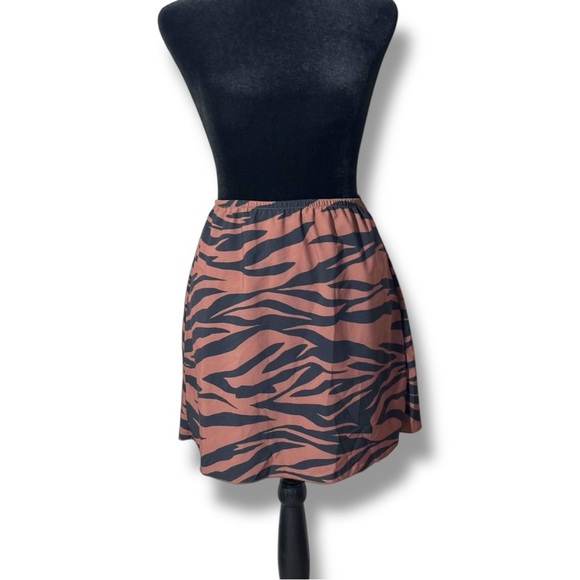 NWT Another Reason Wm 10 Bold Orange Zebra Print Elastic Waist A-line Mini Skirt - Picture 1 of 15